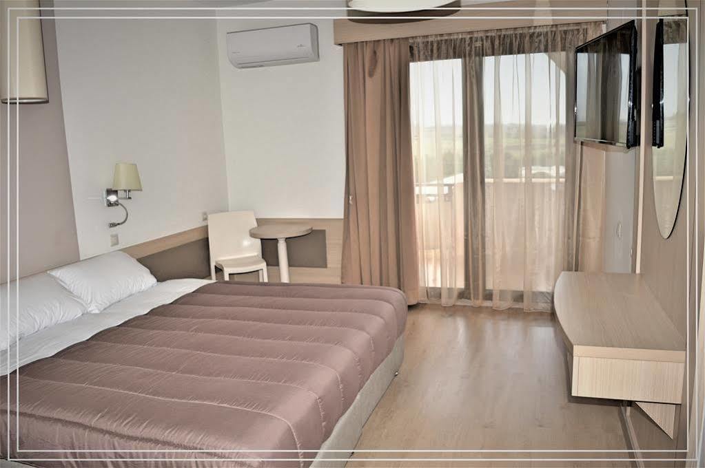Chris & Eve Mansion Hotel โคโมทินี ภายนอก รูปภาพ